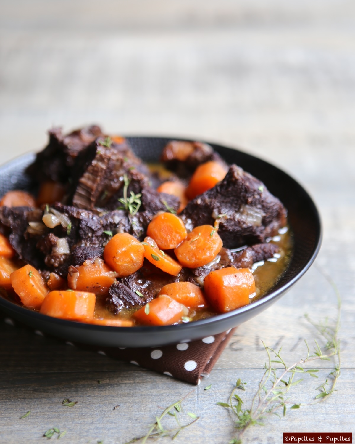 Le Boeuf Bourguignon  Un Classique Français Enrichi de Carottes 