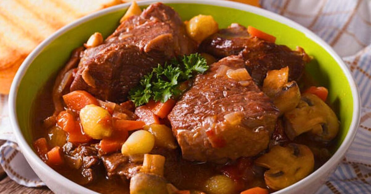 Le Boeuf Bourguignon  Un Classique de la Cuisine Française