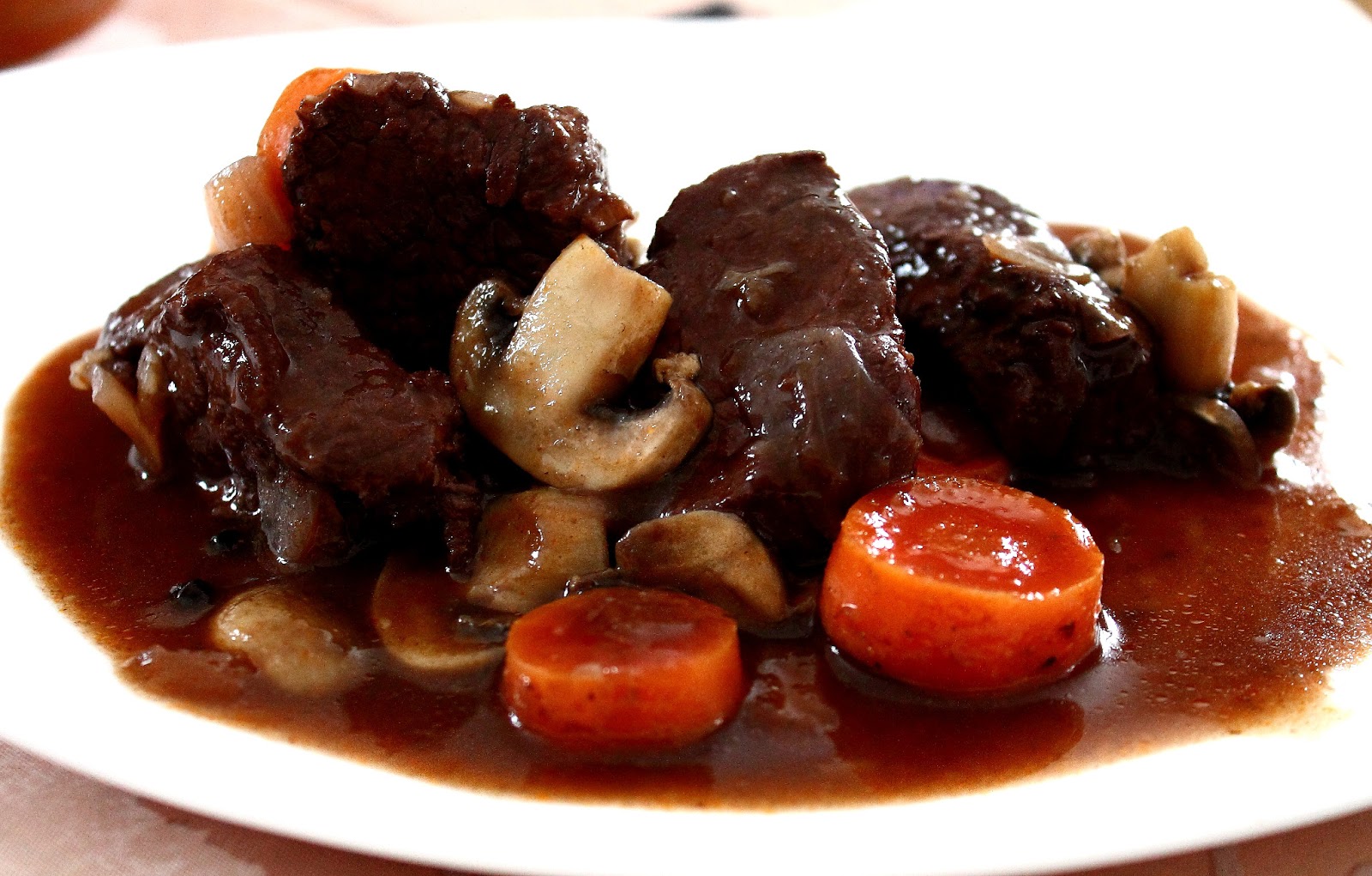 Le Boeuf Bourguignon  Un Classique de la Cuisine Française